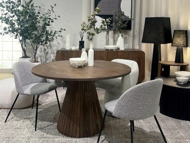 <p><strong>Salone del Mobile</strong> <br />Milano</p> image